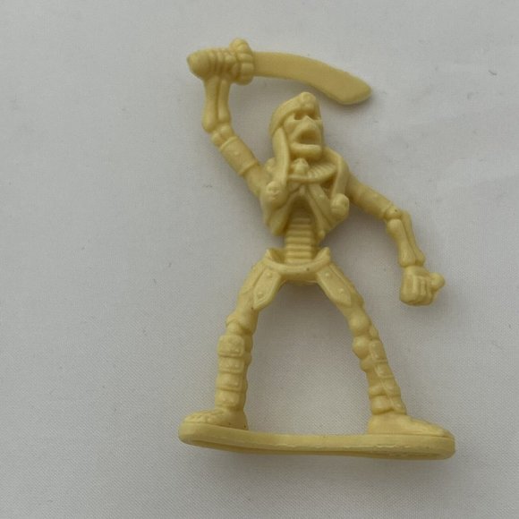 Lot Of Five Mini Plastic Battling Skeleton Pirate Figures Toysmith - Picture 2 of 14